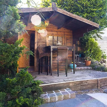 Homely In A Romantic With Sauna&gym 뮌싱